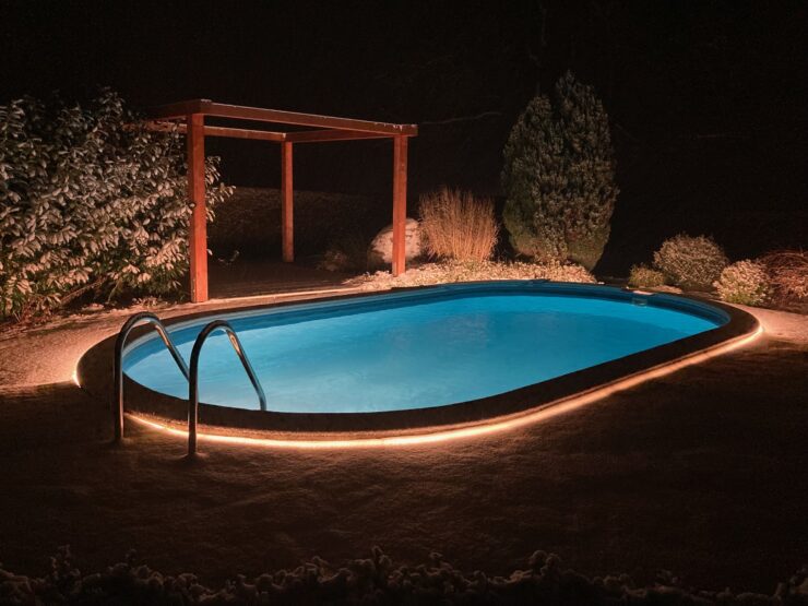 Pool im Winter bei Nacht, Foto: Sandra Weidemeier